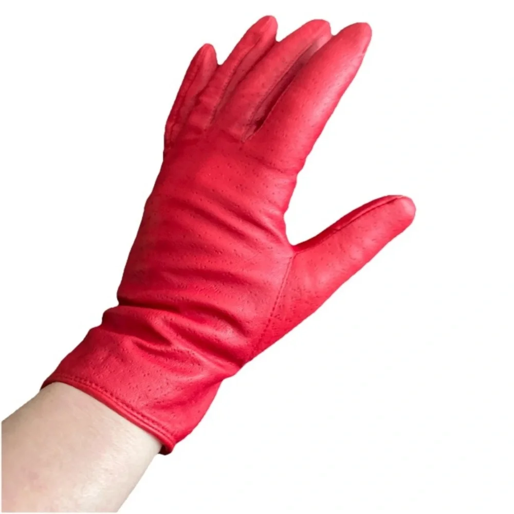 Vintage Red Perforated Leather Gloves Lined Women's Fall Winter M/ 7